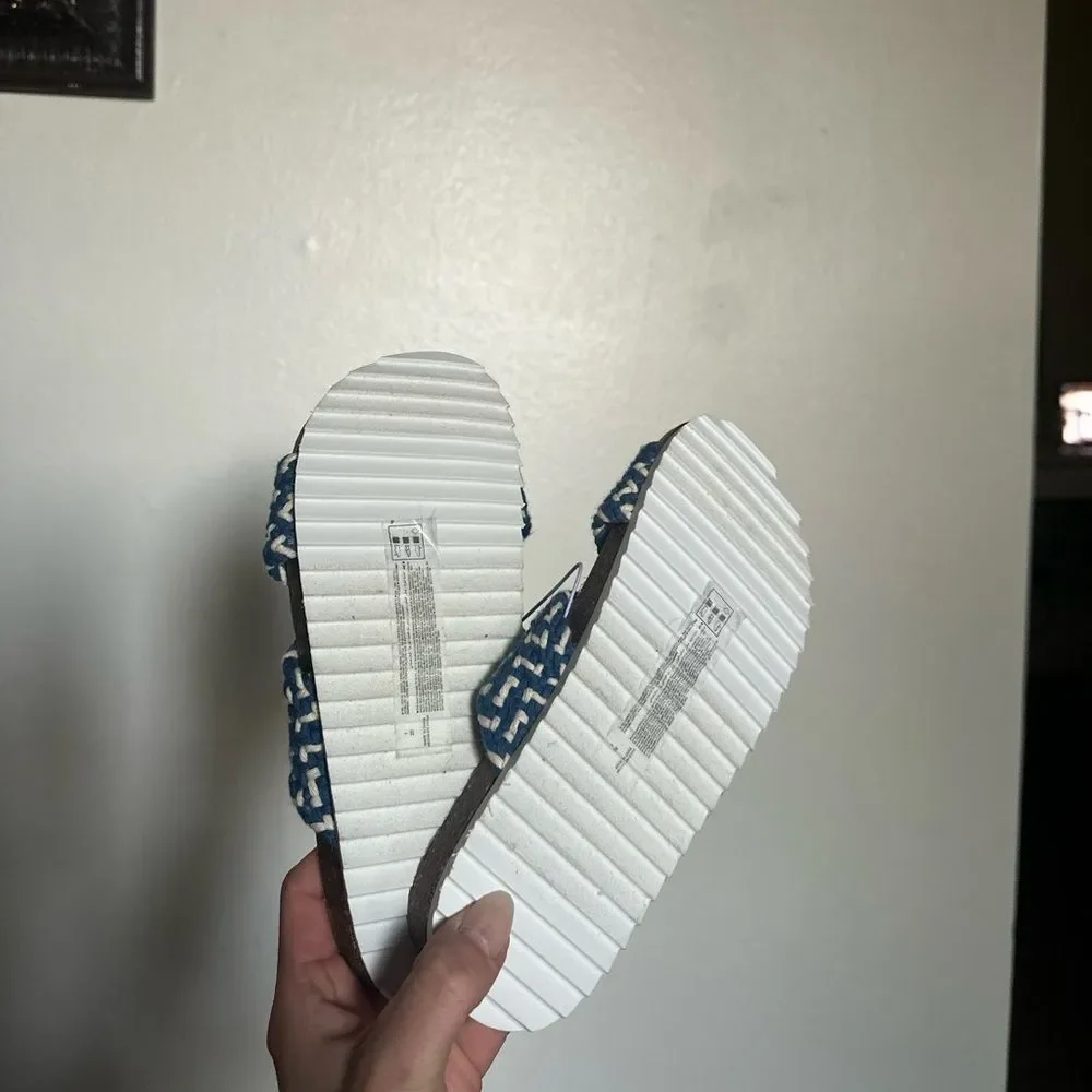 NWT Old Navy Girls Sandals - Picture 5 of 5